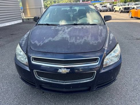 Used 2010 Chevrolet Malibu LS FWD image 2