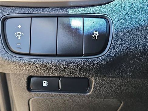 Used 2018 Kia Sorento FWD image 16