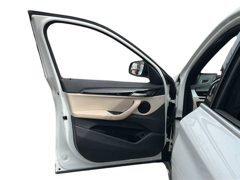 Used 2021 BMW X1 sDrive28i w/ Convenience Package image 11