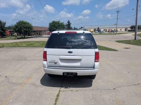 Used 2004 Ford Explorer XLT AWD/4WD image 6