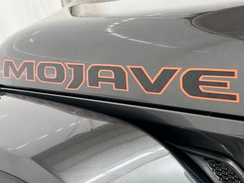 New 2025 Jeep Gladiator Mojave image 9