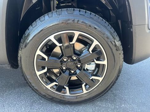 Used 2023 Jeep Renegade Trailhawk AWD/4WD image 9
