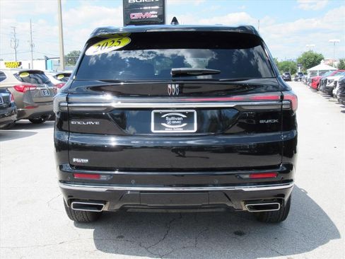 Certified 2025 Buick Enclave Avenir FWD image 6