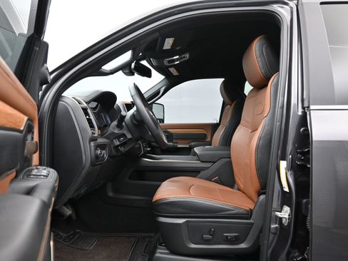 Used 2023 RAM 2500 Limited image 8