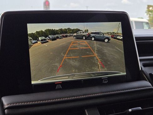 Used 2022 GMC Yukon AT4 AWD/4WD image 30