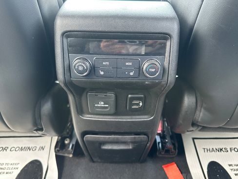 Used 2018 GMC Acadia SLT image 30