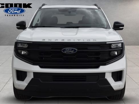 New 2026 Ford Expedition Active RWD image 2