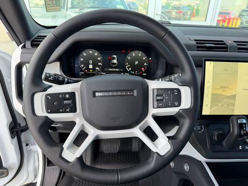 New 2026 Land Rover Defender 110 X-Dynamic SE image 11