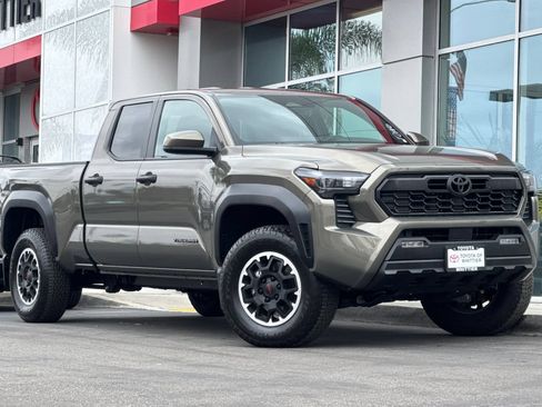 Certified 2026 Toyota Tacoma TRD Off-Road AWD/4WD image 2