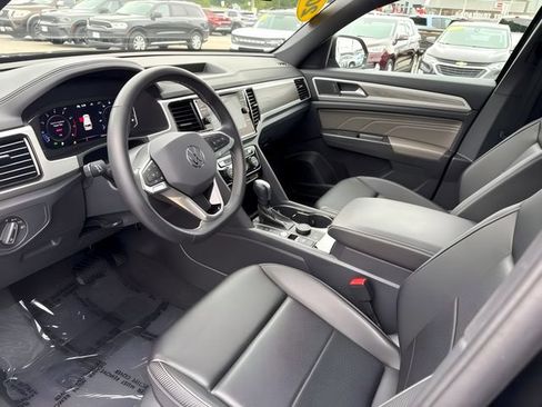 Used 2023 Volkswagen Atlas Cross Sport SE w/ Panoramic Sunroof Package AWD/4WD image 16