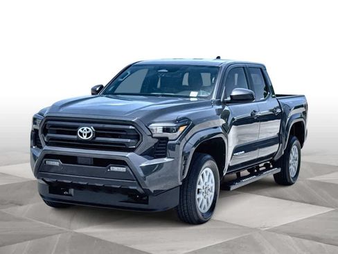 Used 2025 Toyota Tacoma SR5 AWD/4WD image 4