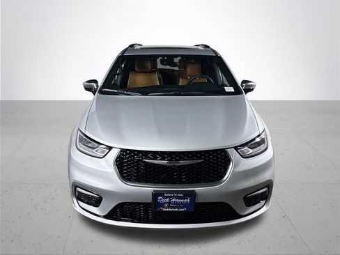 New 2026 Chrysler Pacifica Pinnacle image 3