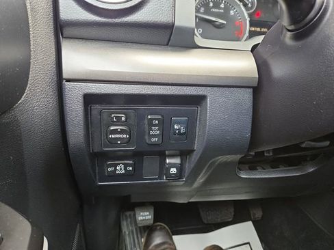 Used 2017 Toyota Tundra SR5 AWD/4WD image 21