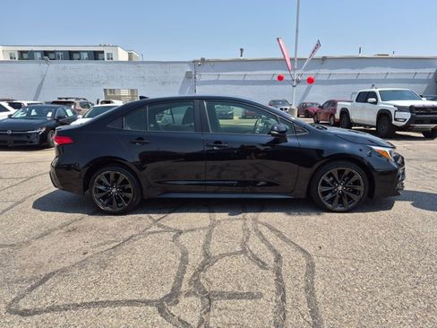 Used 2024 Toyota Corolla SE FWD image 2