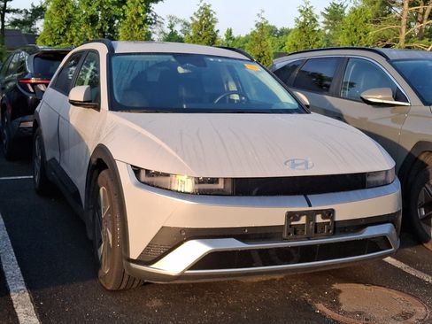 Used 2025 Hyundai Ioniq 5 SEL RWD image 5