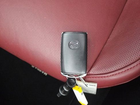 Used 2025 MAZDA MAZDA3 s image 34