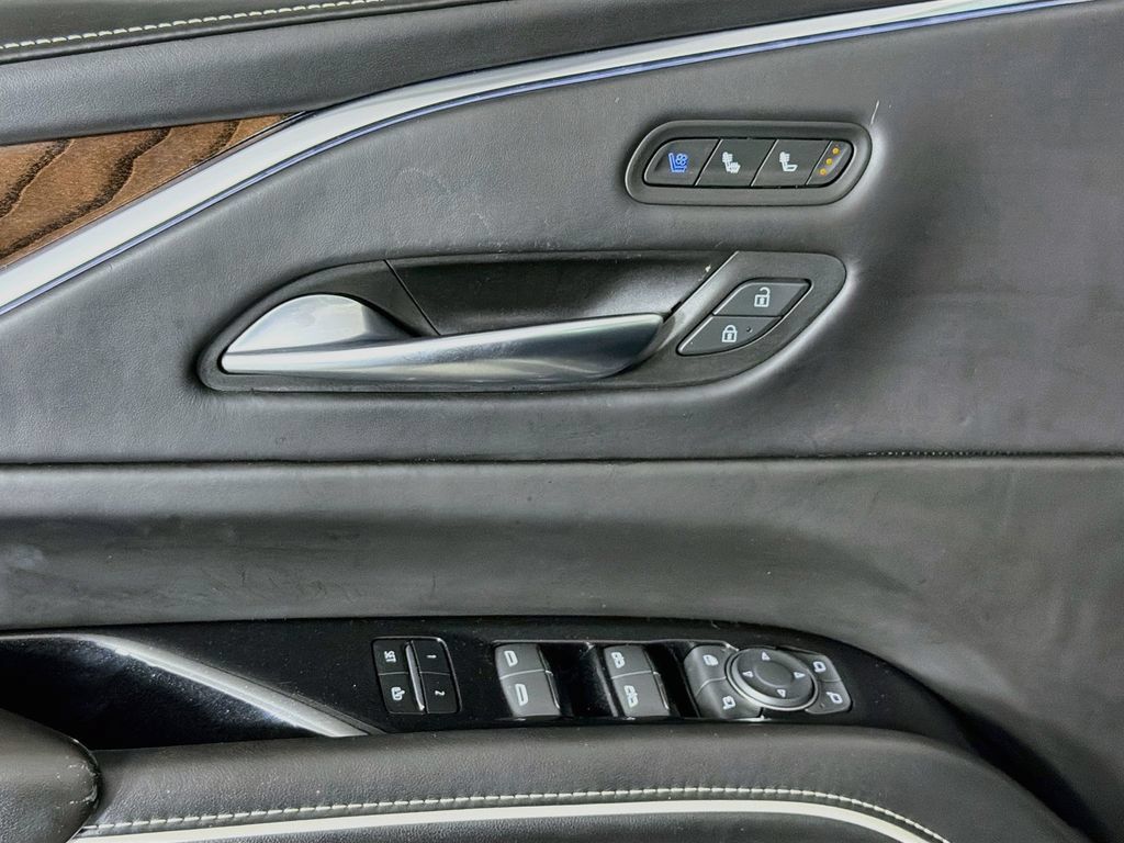 Used 2023 Cadillac Escalade Sport Platinum AWD/4WD image 18