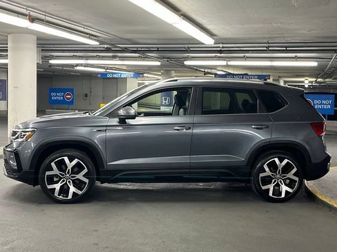 Used 2022 Volkswagen Taos SEL w/ Panoramic Sunroof Package AWD/4WD image 33