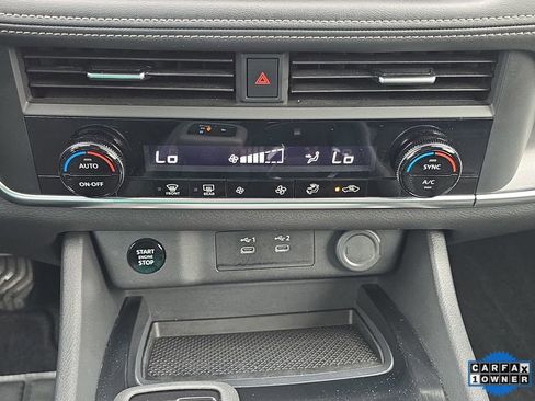 Used 2025 Nissan Rogue SV image 23