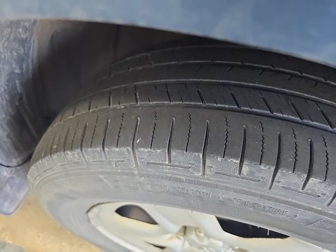 Used 2012 Toyota RAV4 4WD V6 w/ Tow Prep Pkg image 3