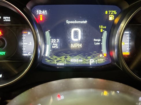 Used 2022 Jeep Wrangler Unlimited Sahara w/ Safety Group image 27