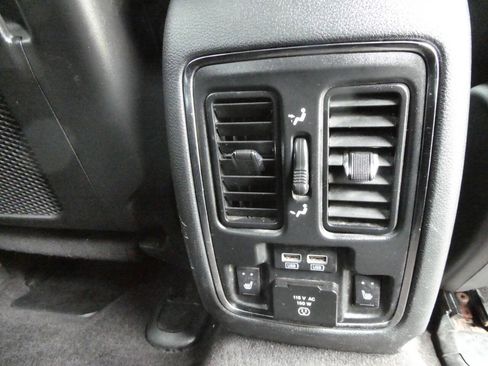 Used 2018 Jeep Grand Cherokee Limited AWD/4WD image 30