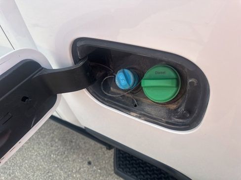 Used 2022 GMC Sierra 2500 Denali image 21