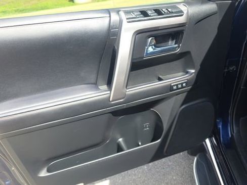 Used 2024 Toyota 4Runner Limited RWD image 10