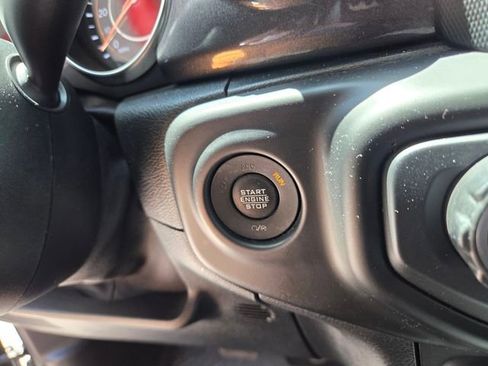 Certified 2020 Jeep Gladiator Sport AWD/4WD image 26