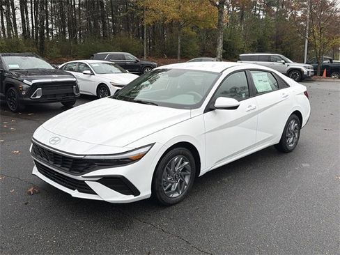 New 2026 Hyundai Elantra Blue image 3