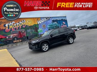Used 2021 Toyota RAV4 XLE w/ Convenience Package AWD/4WD video 1
