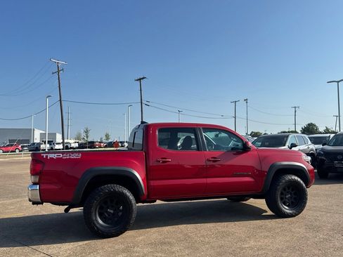 Used 2017 Toyota Tacoma TRD Off-Road w/ Tow Package (A/T) AWD/4WD image 23