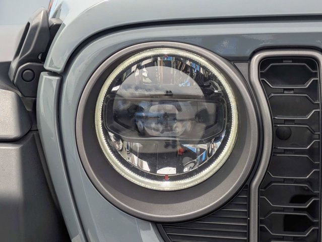 Certified 2026 Jeep Gladiator Mojave AWD/4WD image 9