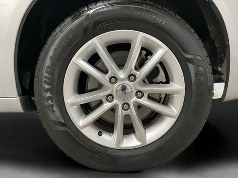 Used 2020 Dodge Grand Caravan SE FWD image 25