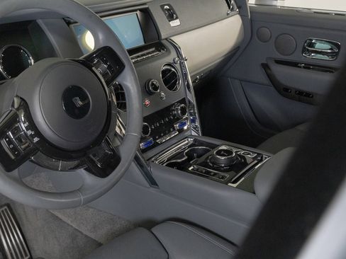 Used 2023 Rolls-Royce Cullinan AWD/4WD image 20