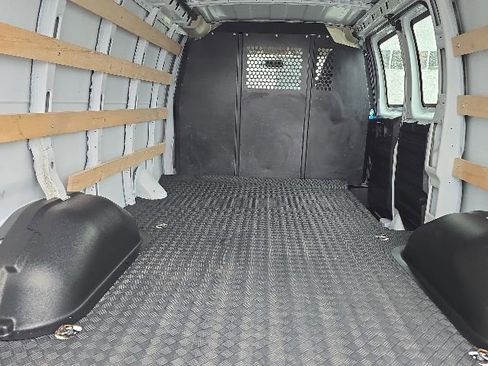 Used 2024 GMC Savana 2500 w/ Driver Convenience Package RWD image 2