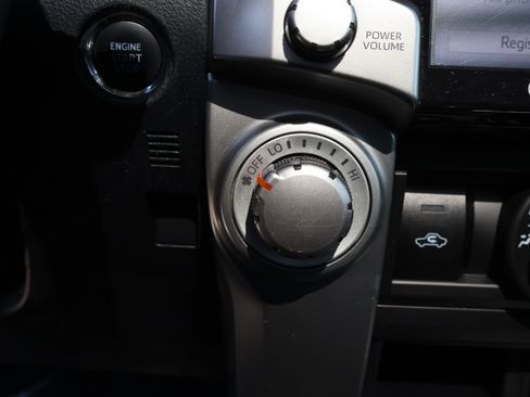 Used 2020 Toyota 4Runner SR5 Premium w/ Moonroof Package image 30