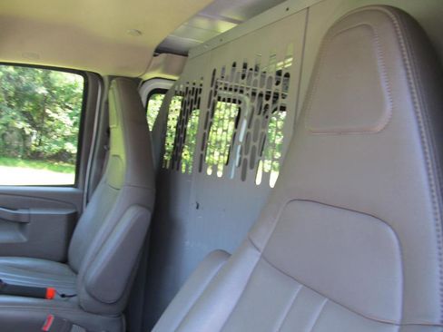 Used 2022 GMC Savana 3500 G3500 w/ Driver Convenience Package image 18