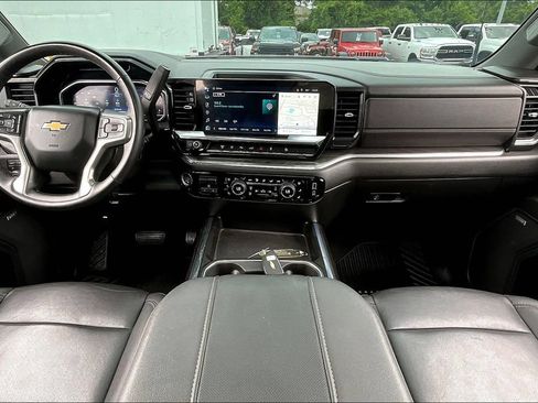 Used 2024 Chevrolet Silverado 2500 LTZ w/ LTZ Convenience Package AWD/4WD image 5