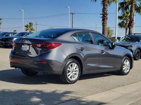 Used 2017 MAZDA MAZDA3 Sport w/ Preferred Equipment Package FWD image 4