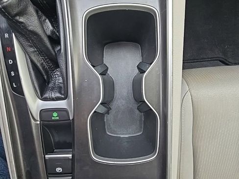 Used 2018 Honda Accord EX image 25