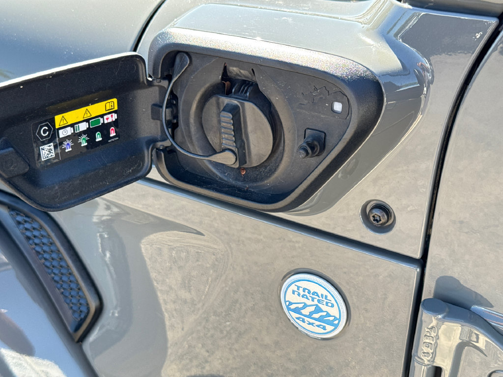 Certified 2023 Jeep Wrangler Unlimited Sahara AWD/4WD image 9