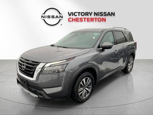 Certified 2025 Nissan Pathfinder SL image 1