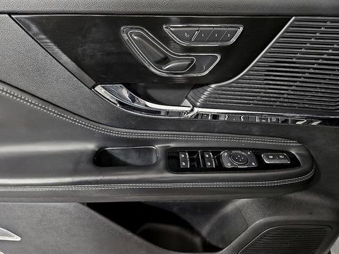 Used 2020 Lincoln Corsair Standard w/ Equipment Group 101A image 13