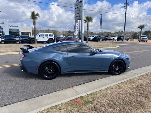 Used 2025 Ford Mustang Coupe image 5
