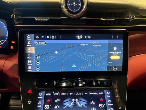 Used 2024 Maserati Grecale Trofeo image 19