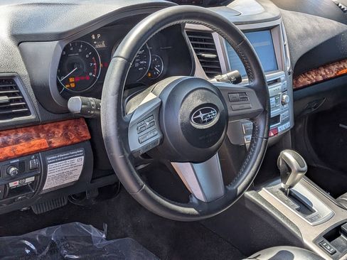 Used 2011 Subaru Outback 2.5i Limited image 14