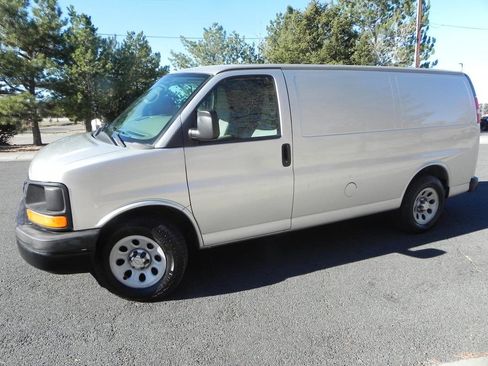 Used 2013 Chevrolet Express 1500 image 3