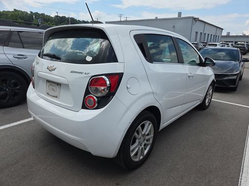 Used 2015 Chevrolet Sonic LT w/ Wheels and Fog Lamp Package FWD image 4