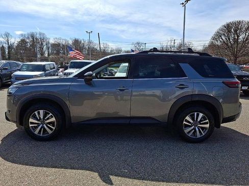 Certified 2023 Nissan Pathfinder SL image 5